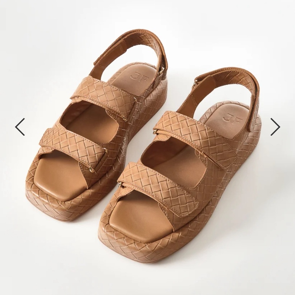 Flat Sandals - Picture 3 of 6